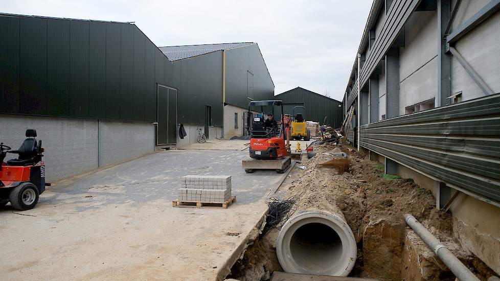 Tijdens het maken van de foto’s op donderdag 12 november waren bouwlieden nog volop bezig met de bouw.