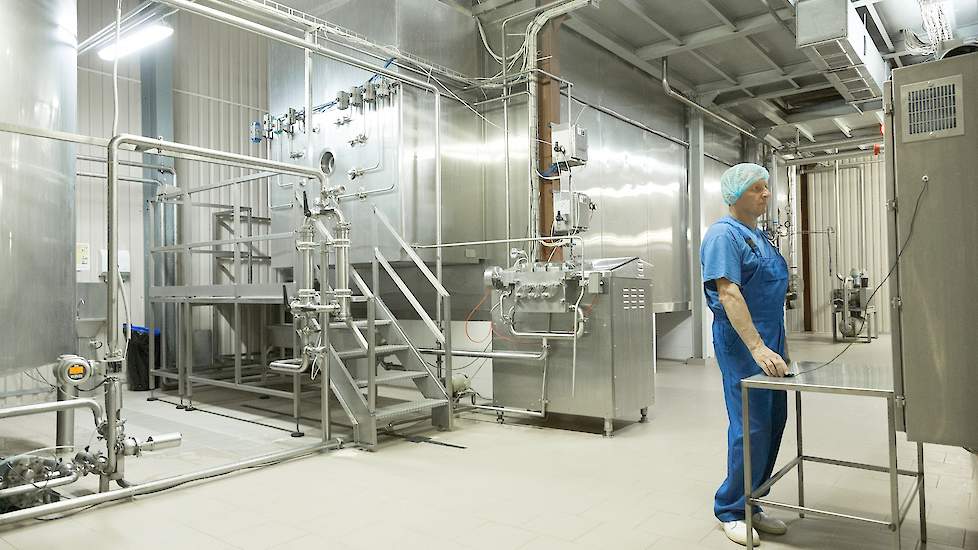 Sinds 2005 is het merk Ovostar geregistreerd voor vloeibare eiproducten. Dagelijks verwerkt Ovostar 2 miljoen eieren tot droge en vloeibare eiproducten en verkoopt die direct naar de industriële klanten in de voedingsindustrie zoals Kraft, Nestle  en McDo