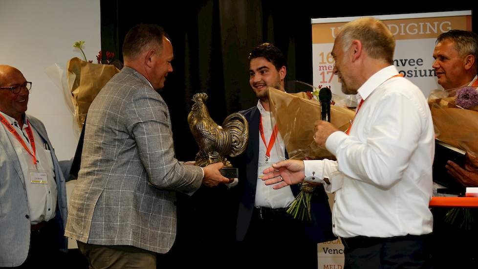 Nestborn won met 100 van de 178 stemmen de innovatieprijs Vlees. Joost van Bijsterveldt nam de prijs in ontvangst.