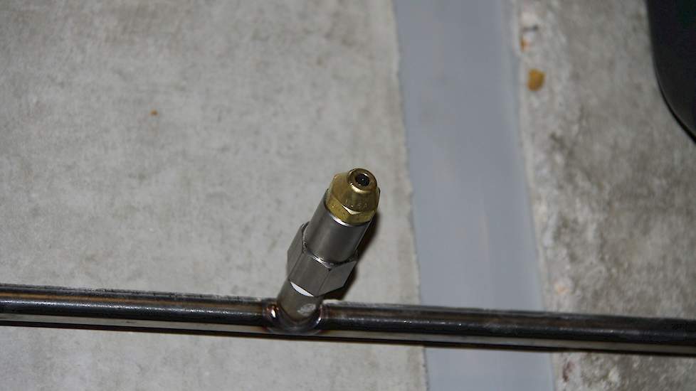 Het is van groot belang dat er gelet wordt op de koelsystemen, maar ook de waterbron en waterleidingen na warmere dagen. Wanneer men werkt met sproeiers of nevel moet ten alle tijden gedacht worden aan de mogelijkheid van een legionellabesmetting.