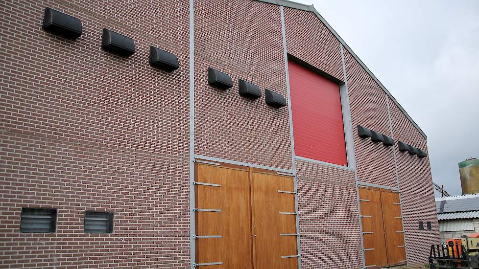 Open dag vleeskuiken etage stal vrijdag 24 april 2015. Van 13.00-18.00 uur.