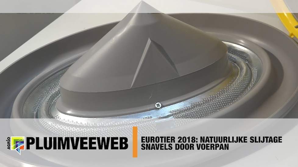 Voerpannen zorgen voor natuurlijke slijtage snavels - EuroTier 2018