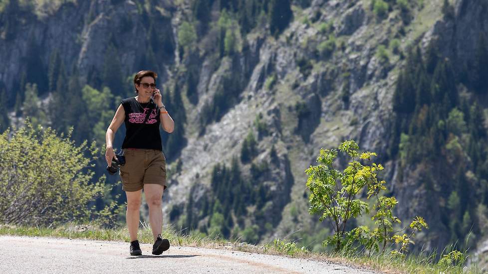 Behalve fietsende deelnemers, heeft BIG Challenge ook mensen die 'de berg' op wandelen.