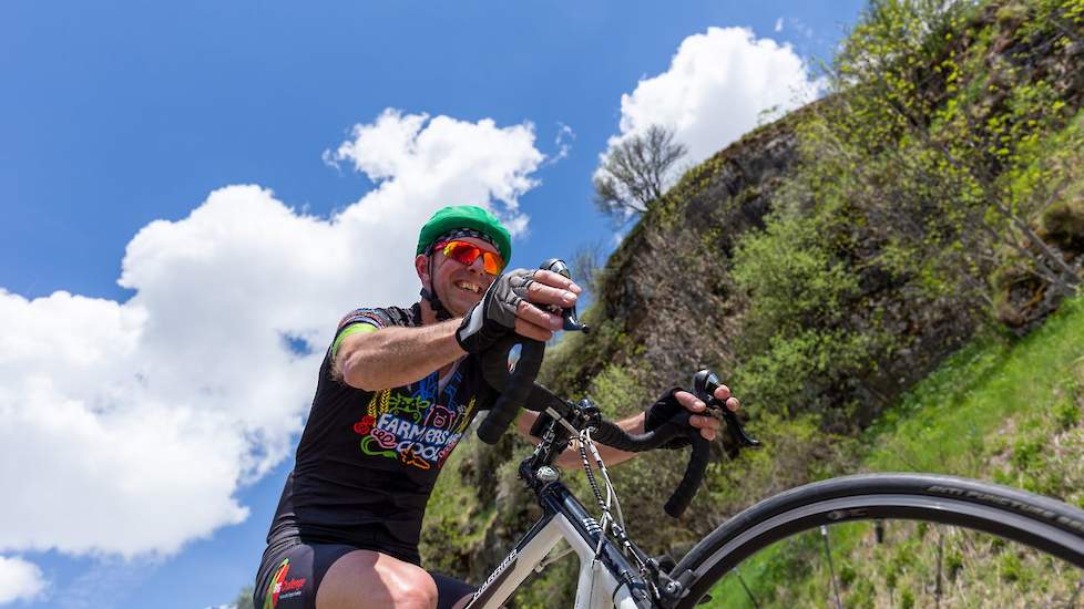 De week in Frankrijk start met trainingen. In het echt de berg eens opfietsen en het klimmen en dalen ervaren.