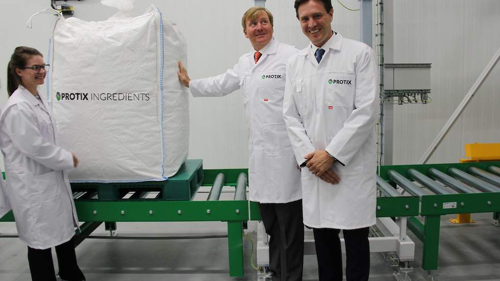 Tijdens het bezoek aan Protix ontmoette Koning Willem-Alexander diverse experts, ondernemers en CEO’s uit de agrifoodwereld, waaronder ook Peter Bakker, President en CEO van de World Business Council for Sustainable Development (WBCSD). Zij hoorden onder