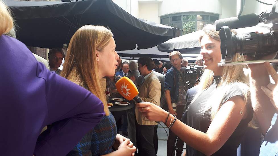 Ook Carola Schouten was aanwezig op de Binnenhof Barbecue