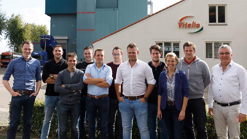 De deelnemers van de eerste vleeskuikencursus van Vitelia.