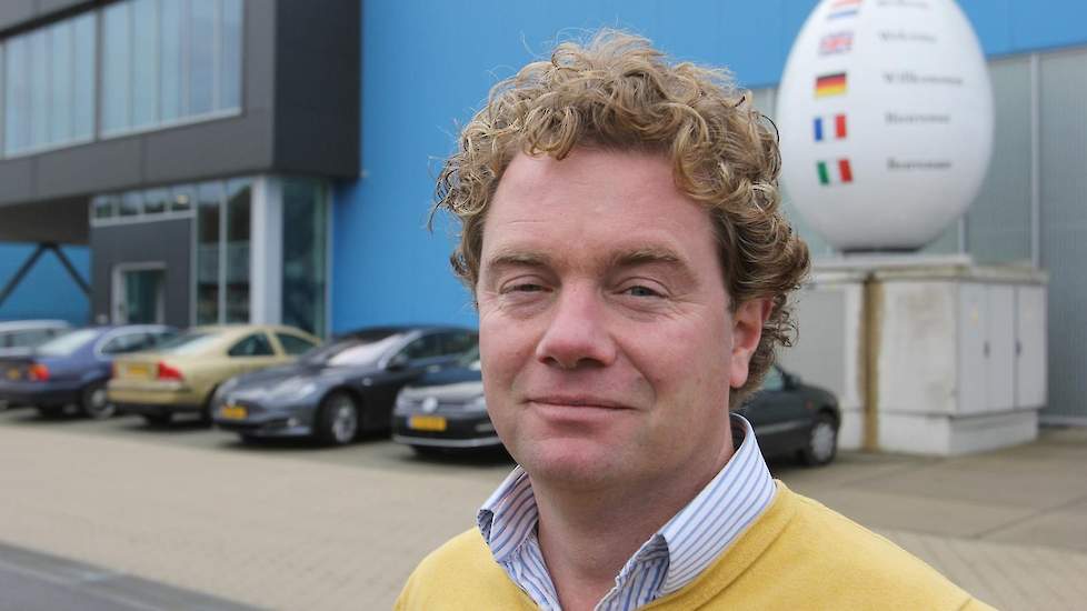 „We werken hier volop mee aan de circulaire landbouw; wij kennen geen afval, halen bijproducten op bij broederijen en pakstations in Europa en verwerken die tot hoogwaardige producten voor toepassing in diervoeding”, zegt Mathieu Woltring, managing direct