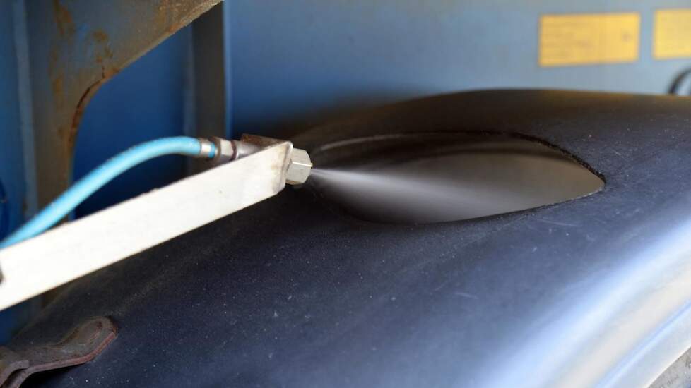 The trucks are equipped with a self-developed disinfection installation. Disinfection is carried out both inside and outside the truck before the eggs are loaded at the partner’s  farm.