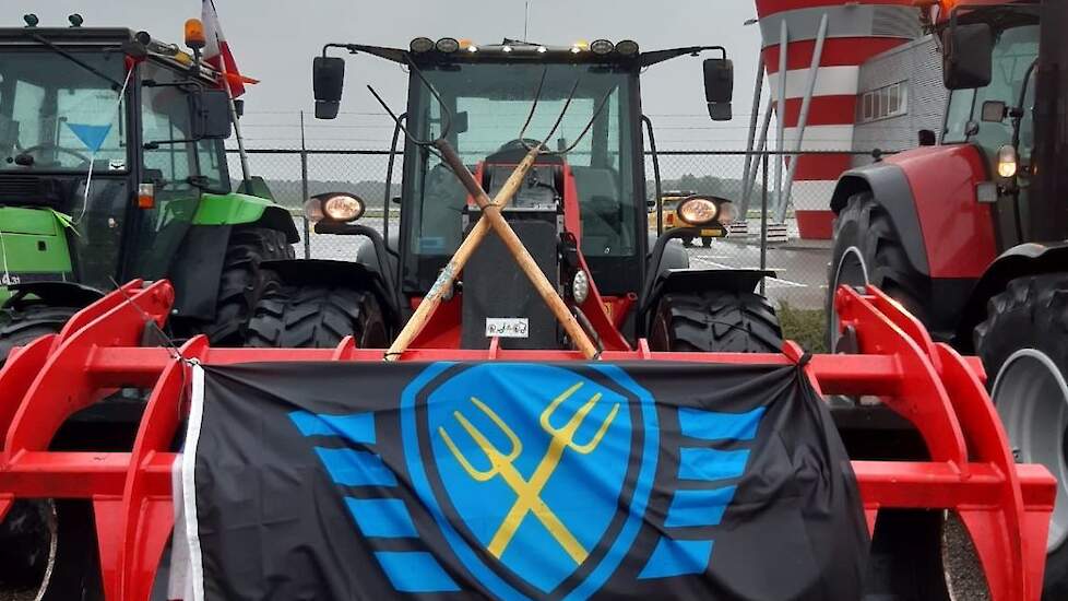 Boeren kwamen rond 21.00 uur aan op vliegveld Lelystad