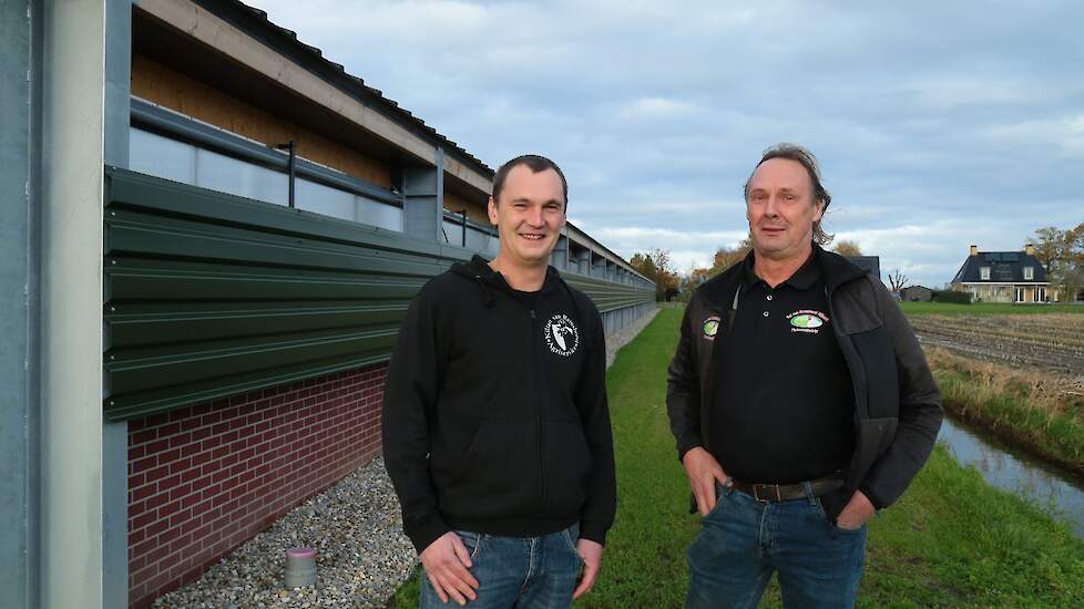 Lees de reportage met het ondernemersverhaal van Bert en zijn zoon Kilian van Ramshorst aanstaande zaterdag 21 november in de regionale agrarische vakbladen Vee & Gewas, Stal & Akker, Veldpost en Agraaf.