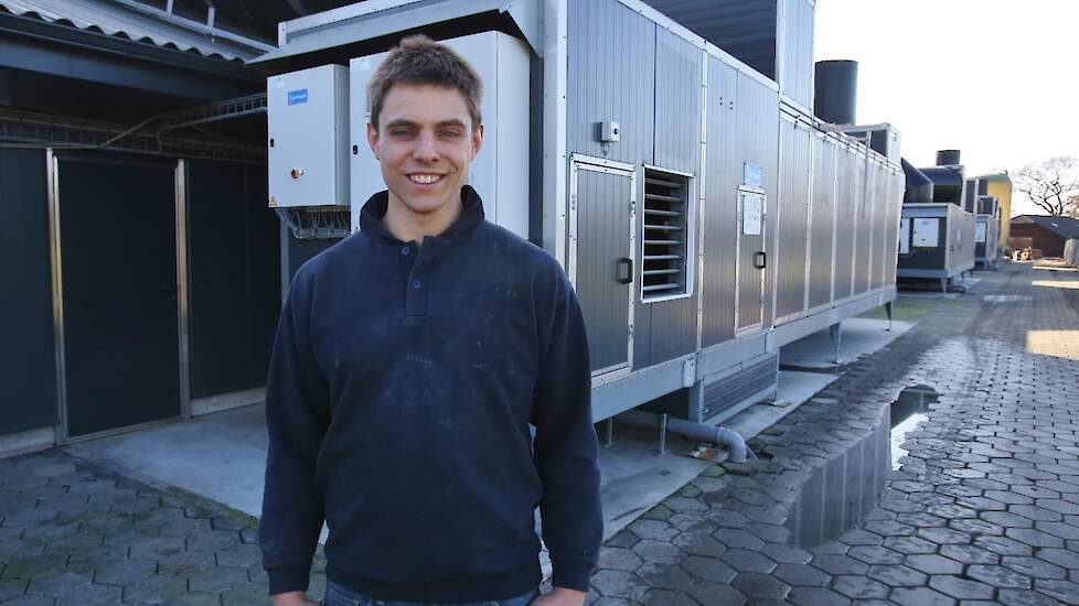 Arnaud (25) en Renate Verbeek houden in het Gelderse Lunteren op de Mispelhoeve vrije uitloophennen. De stal voor 26.000 vrije uitloophennen is gebouwd in 2018. Op een gehuurde locatie in Woudenberg houden ze 14.000 vrije uitloop- en 13.000 één ster Beter