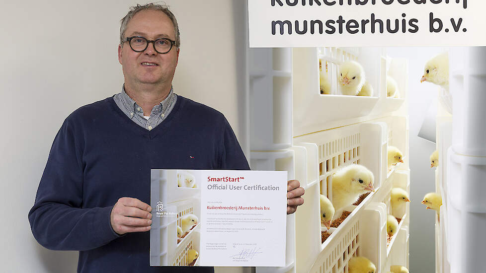 Eigenaar Bert Munsterhuis van broederij Munsterhuis uit het Overijsselse Saasveld ontving ook een certificaat van Pas Reform.