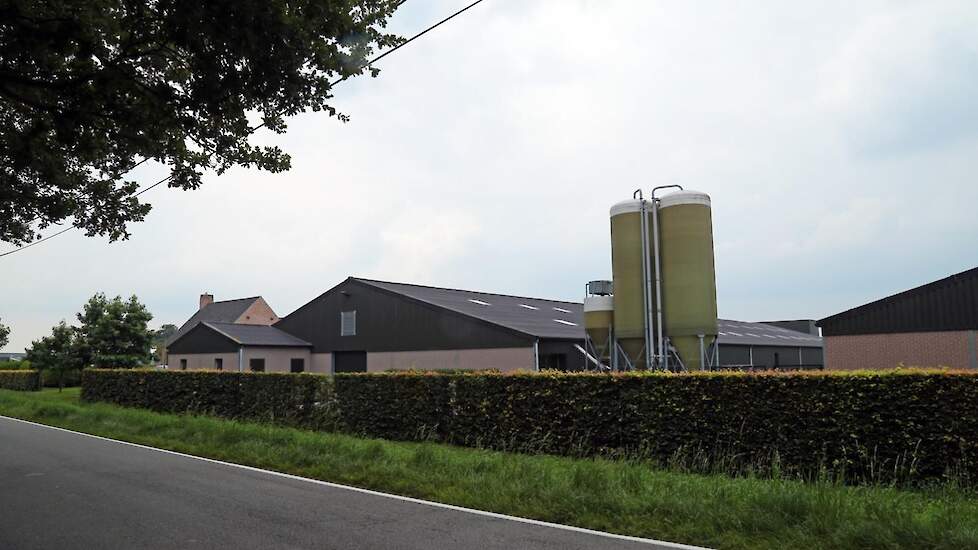 De (pluim)veehouderij zal in de toekomst ook in Vlaanderen de ammoniakuitstoot waarschijnlijk moeten verlagen. Lander overweegt dan warmtewisselaars te installeren in plaats van een luchtmengkast om deze doestelling te realiseren. De komende jaren wil de