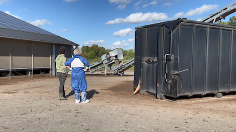 Check de mestopslag op aanwezigheid van vogelmijten