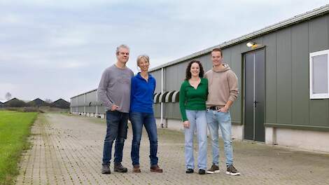 Fotoserie: 'Kuikens uit onze broedeieren gaan naar vaste afnemer'