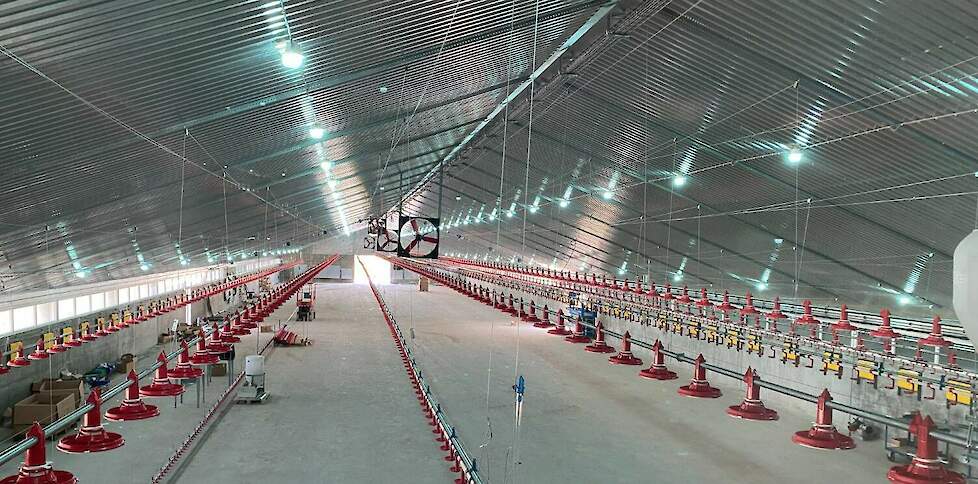 Nieuwbouw derde vleespluimveestal