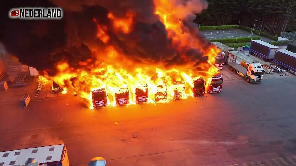 Grote brand bij kippenslachterij in blokker mogelijk aangestoken
