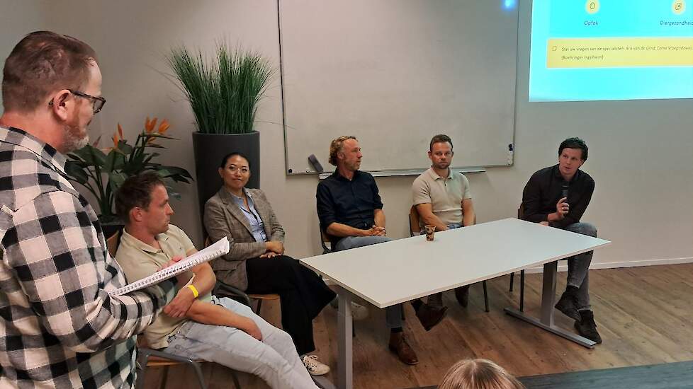 Panel bespreekt opfok, diergezondheid en voerstrategie.
