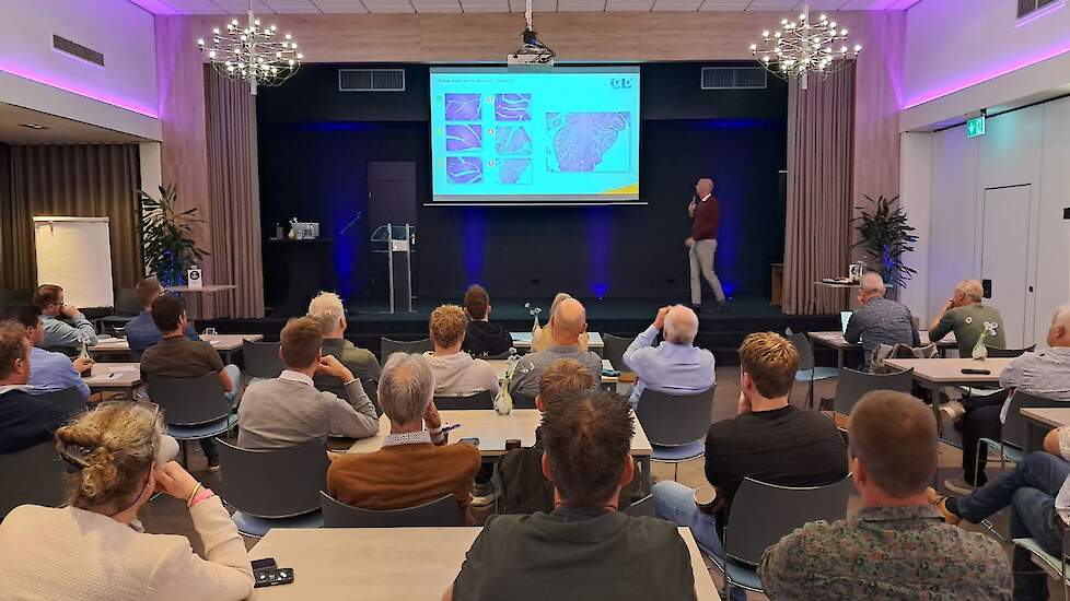 Presentatie Sjaak de Wit over vroege Gumboro, coccidiose en immuunsuppressie.