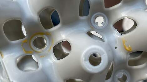 Vuile eiertrays mogelijke oorzaak verspreiding Salmonella Enteritidis