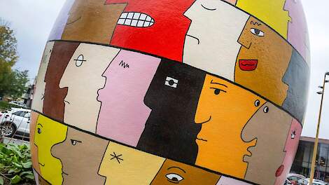 Fotoserie: 'Het ei met vele gezichten' als spiegel van de samenleving