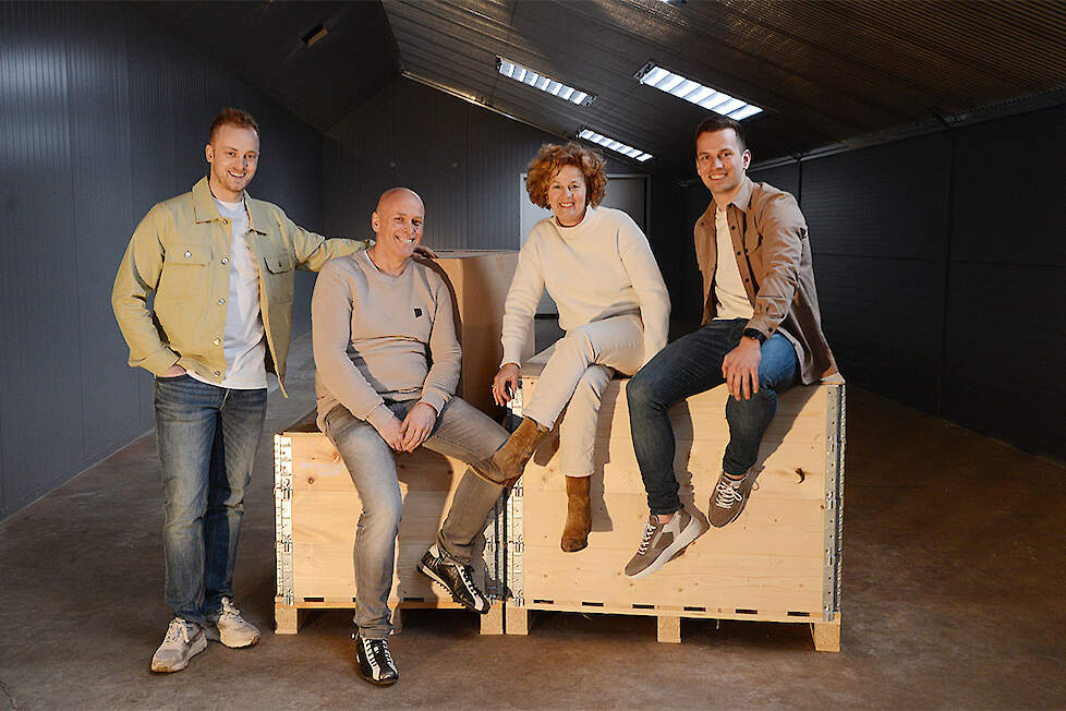 Familie Claessens poseert voor de foto.