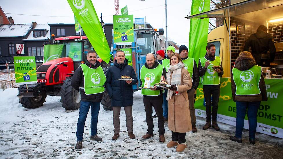 Om de gevolgen van het Mercosur-akkoord tastbaar te maken, gaat de Vlaamse vakorganisatie Boerenbond vrijdag met een symbolische actie langs bij diverse Europese parlementairen om met hen in gesprek te gaan en hen het laatste bord lekkere Belgische kost v
