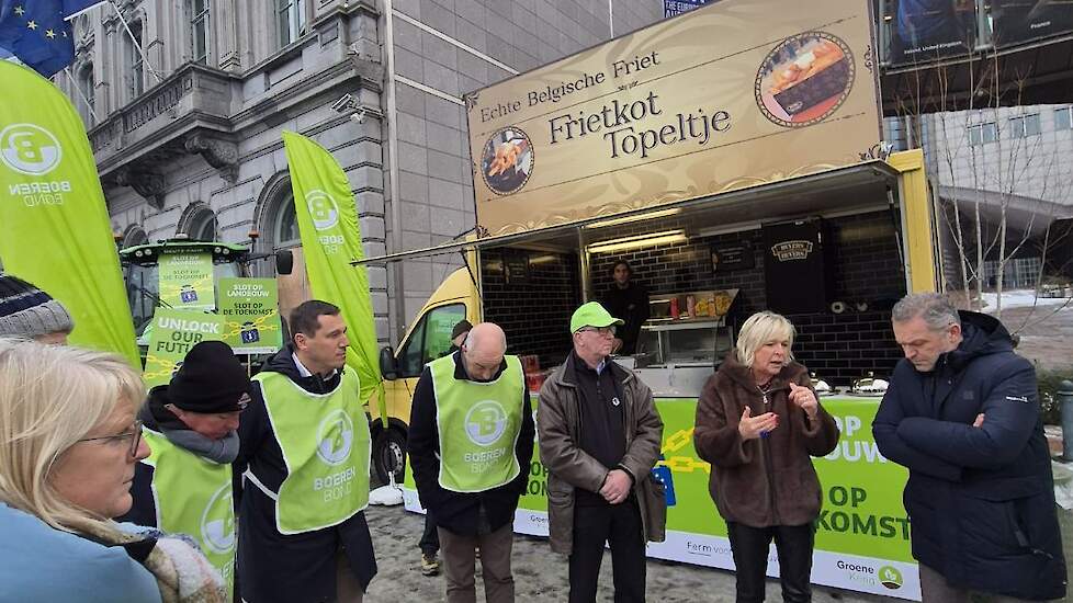 Om de gevolgen van het Mercosur-akkoord tastbaar te maken, gaat de Vlaamse vakorganisatie Boerenbond vrijdag met een symbolische actie langs bij diverse Europese parlementairen om met hen in gesprek te gaan en hen het laatste bord lekkere Belgische kost v