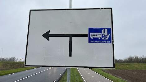 Vogelgriep breekt uit in Uithuizermeeden: 14 bedrijven op slot, één andere pluimveehouderij bemonsterd