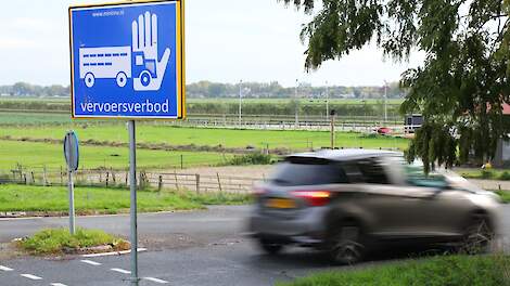 Liefst 130 pluimveebedrijven gaan tijdelijk op slot door vogelgriepuitbraak op leghennenbedrijf in Ede