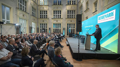 'We moeten de voedselvoorziening veiligstellen in plaats van pluimveeproductie verplaatsen naar het buitenland'